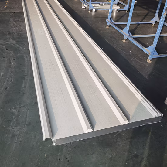 Facade composition with wall bands and panel divisions