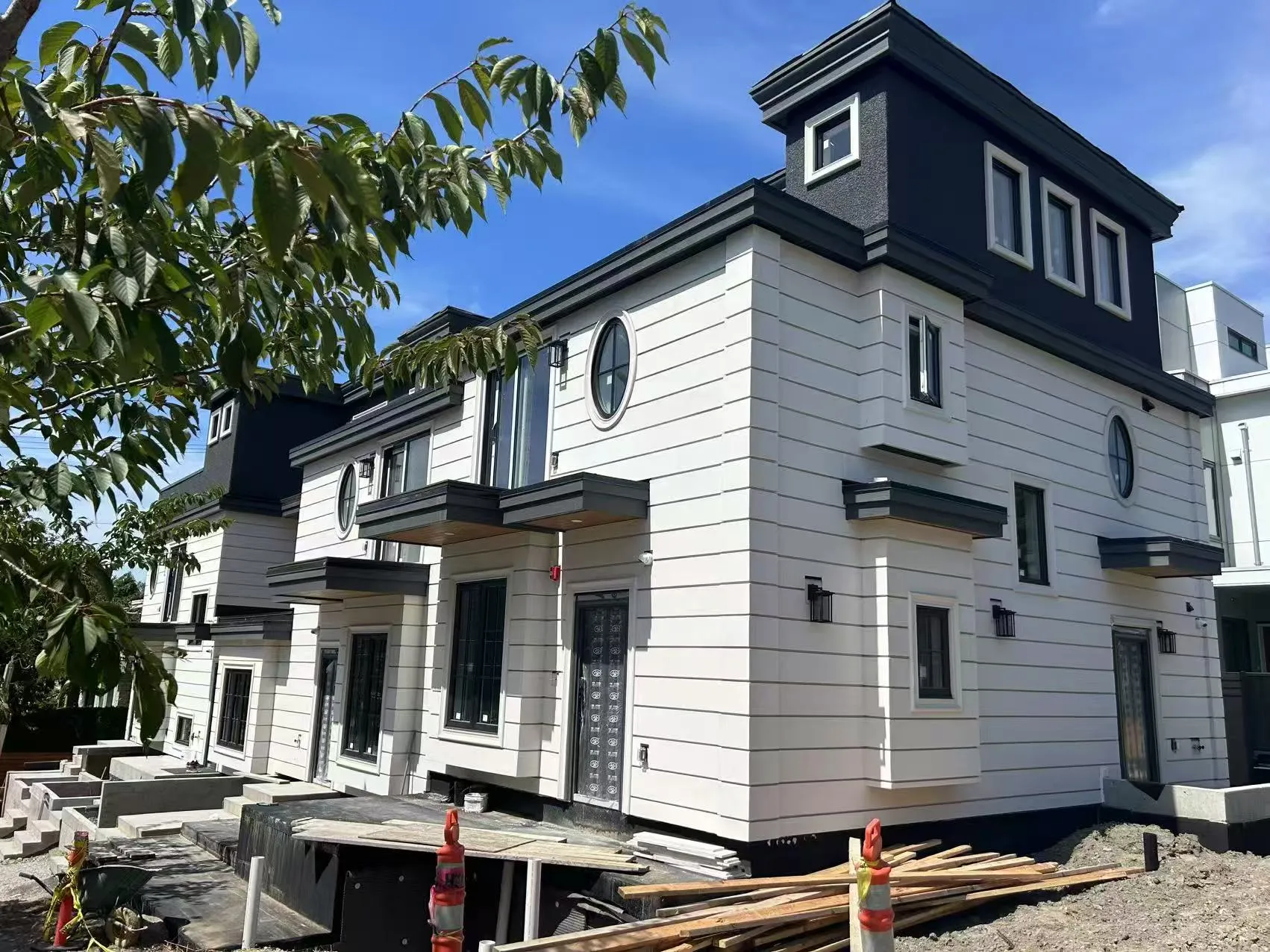 EPS facade project under installation